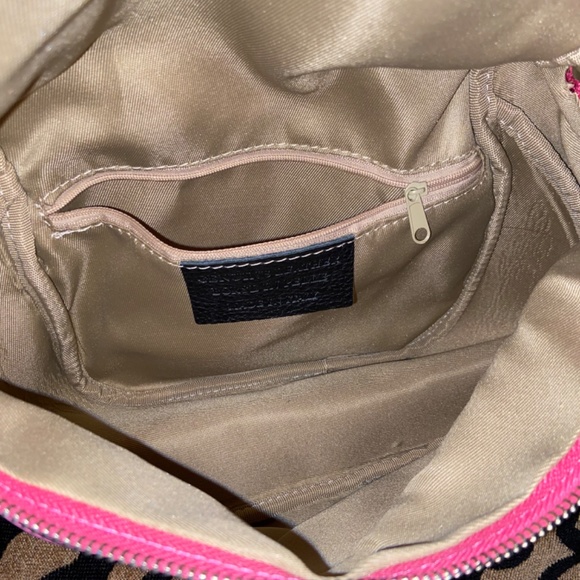 Two Amicis Italian Leather @ Merc@ari - Picture 5 of 6